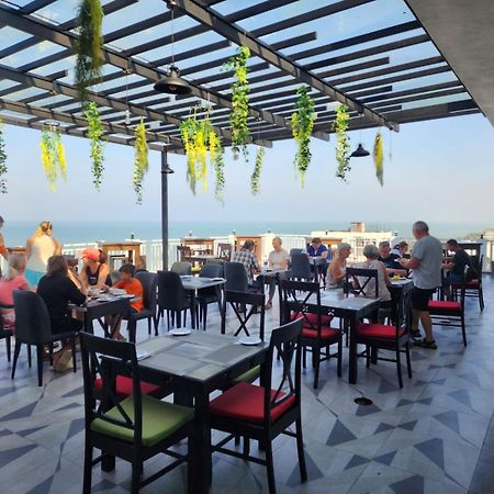 Ruvisha Beach Hotel Negombo Exterior foto