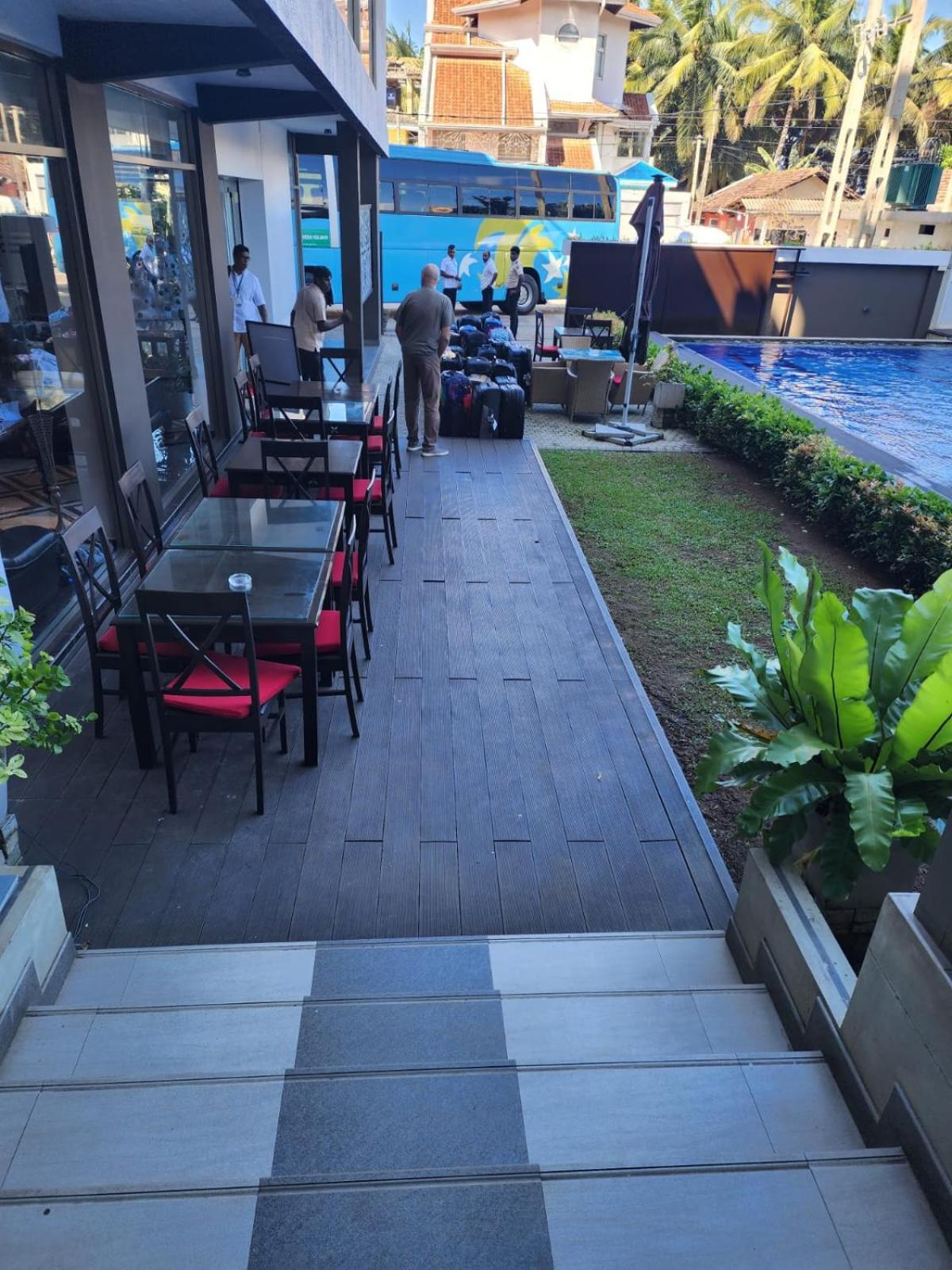 Ruvisha Beach Hotel Negombo Exterior foto