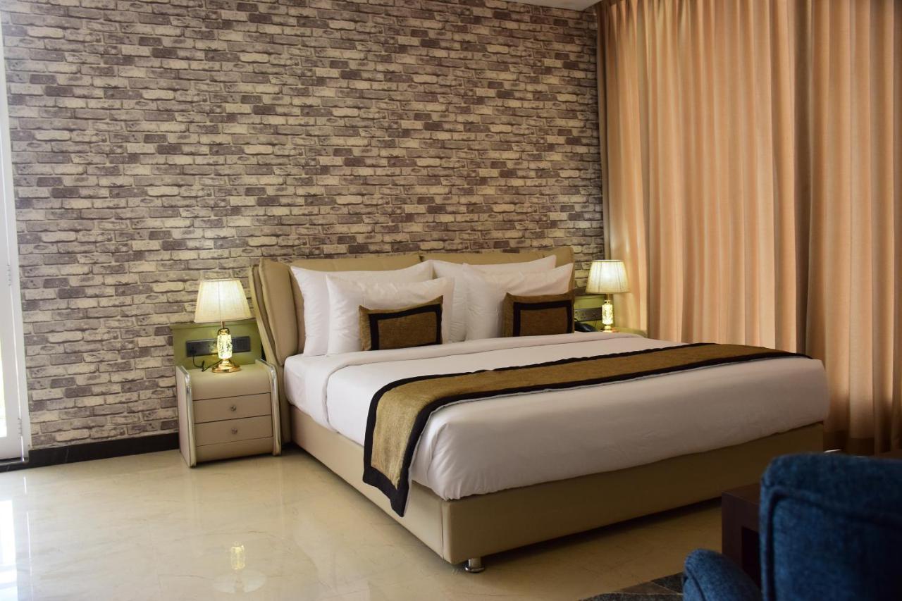Ruvisha Beach Hotel Negombo Exterior foto