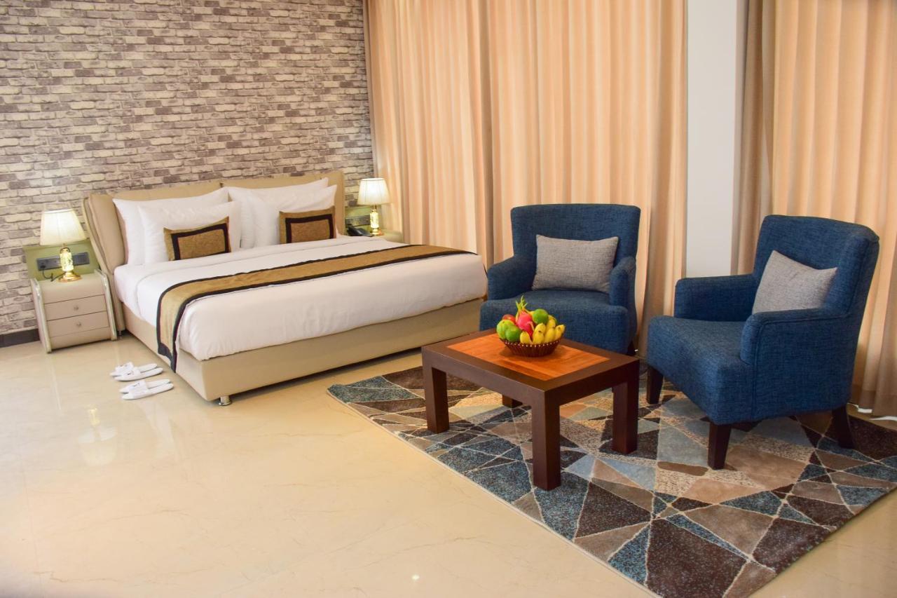 Ruvisha Beach Hotel Negombo Exterior foto