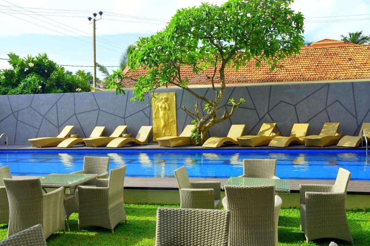 Ruvisha Beach Hotel Negombo Exterior foto