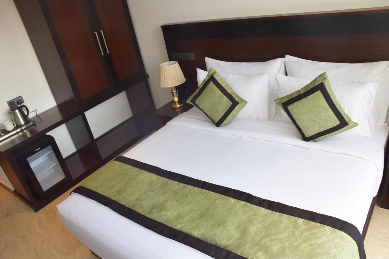 Ruvisha Beach Hotel Negombo Exterior foto