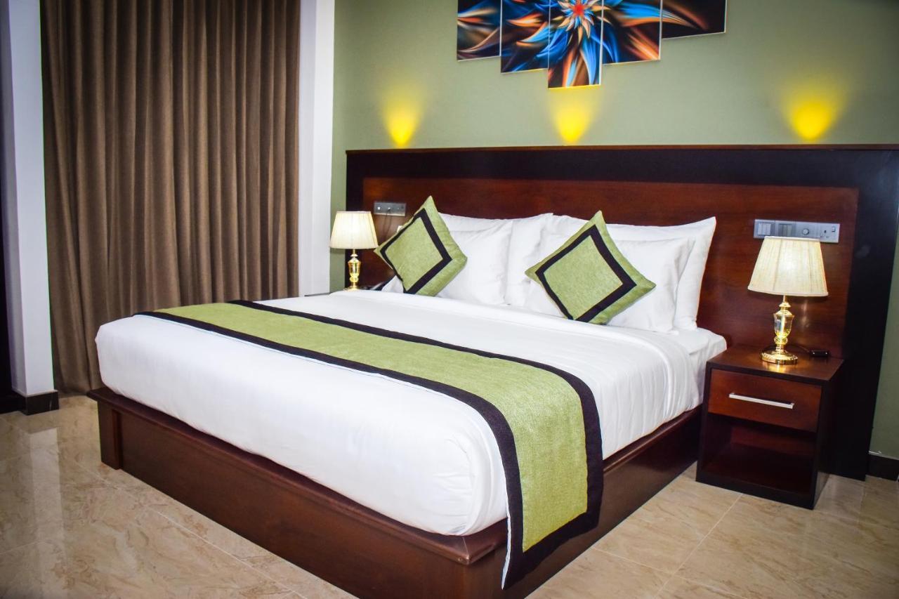 Ruvisha Beach Hotel Negombo Exterior foto