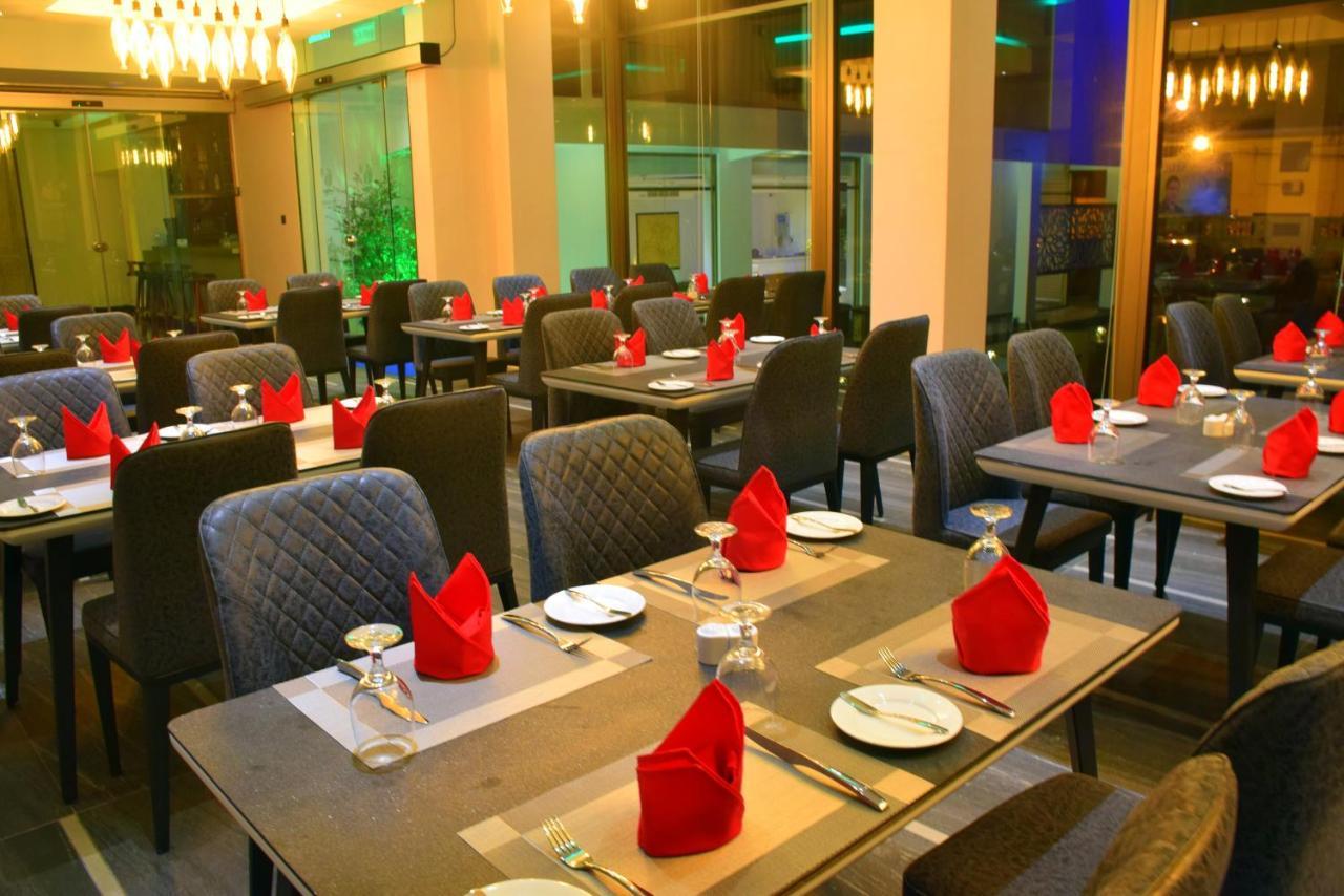 Ruvisha Beach Hotel Negombo Exterior foto