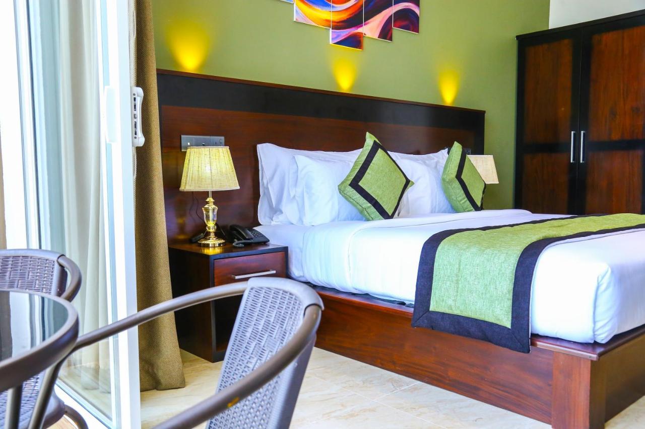 Ruvisha Beach Hotel Negombo Exterior foto