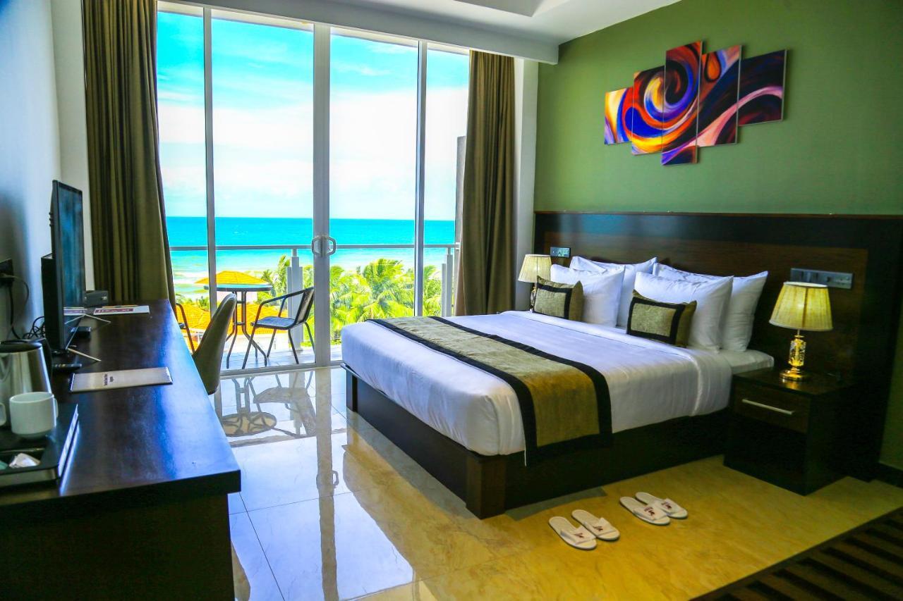 Ruvisha Beach Hotel Negombo Exterior foto