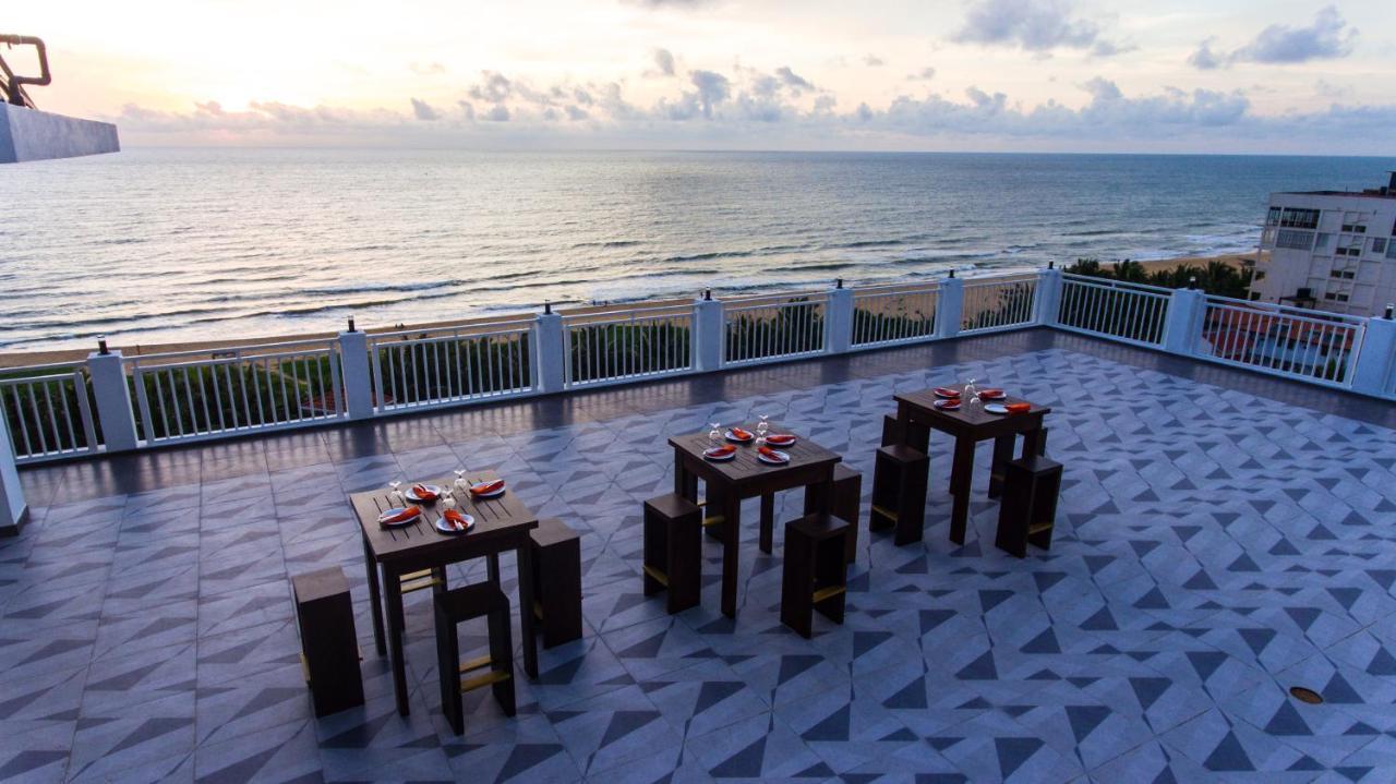 Ruvisha Beach Hotel Negombo Exterior foto