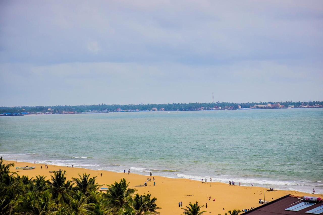 Ruvisha Beach Hotel Negombo Exterior foto