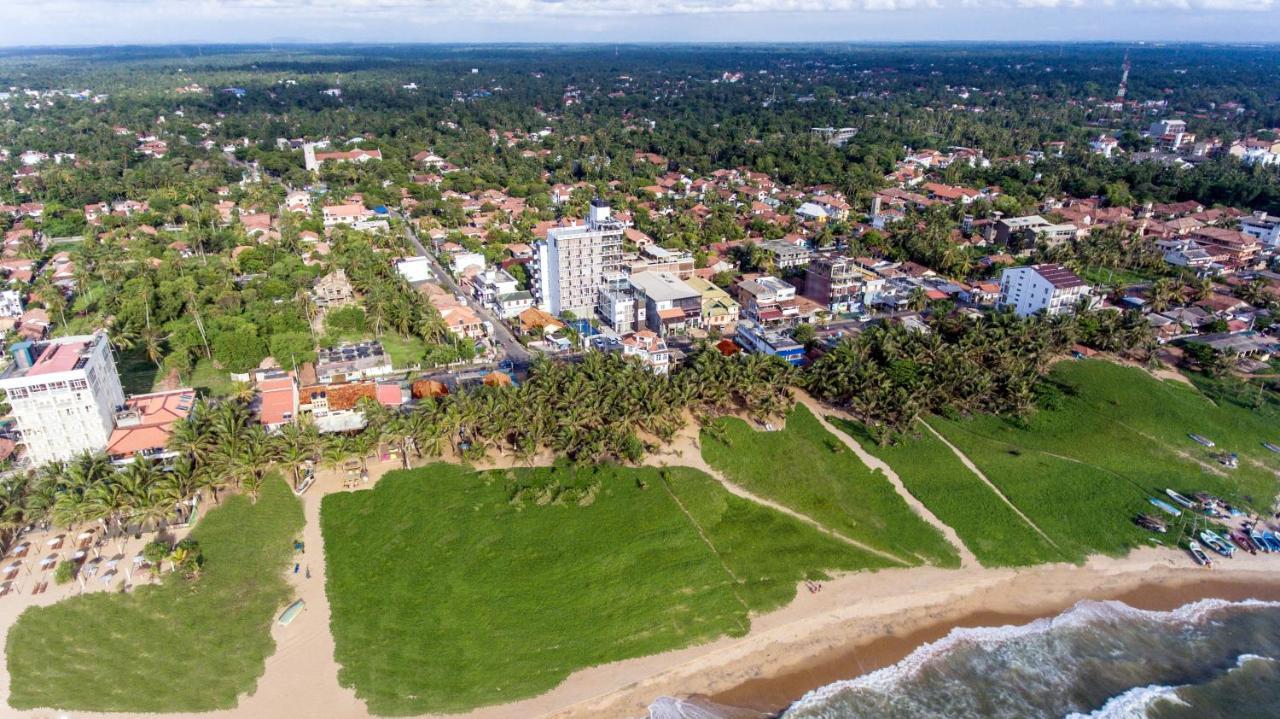 Ruvisha Beach Hotel Negombo Exterior foto